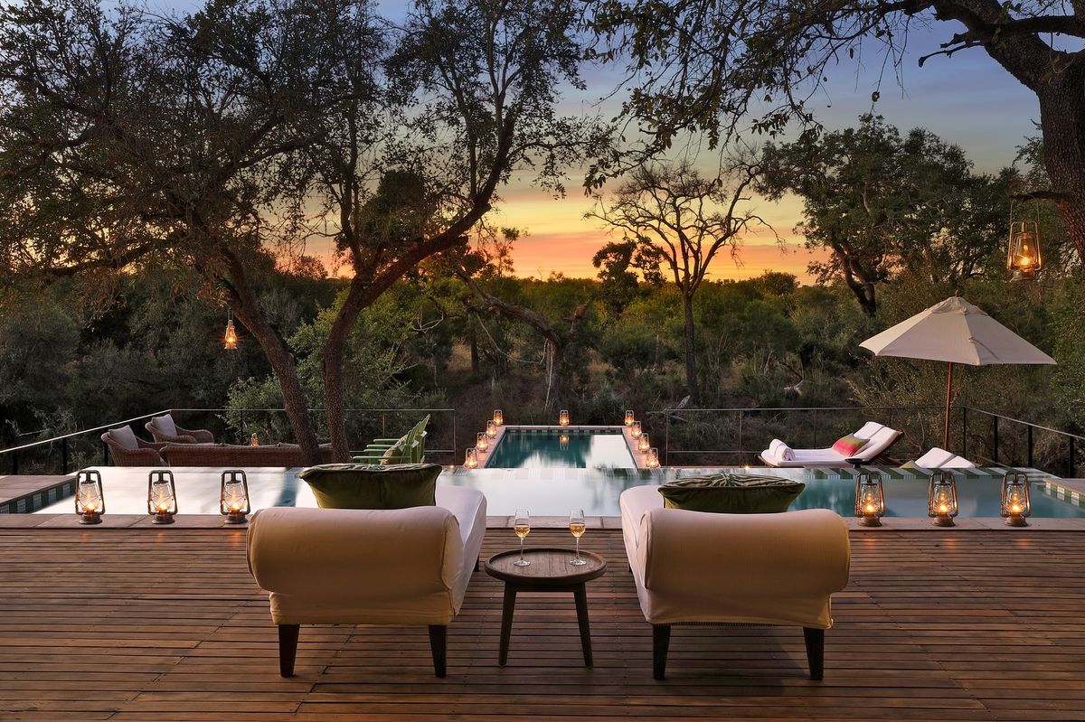 Hoedspruit - Luxury Safari Lodge with Classic Romance & Wildlife Views