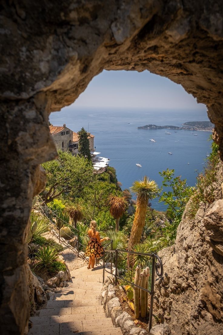 Saint-Tropez - A Clifftop Wellness Retreat Above the Mediterranean