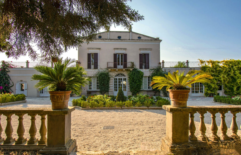 Bari, Puglia - Historical Residence with Private Sun-Drenched Courtyards