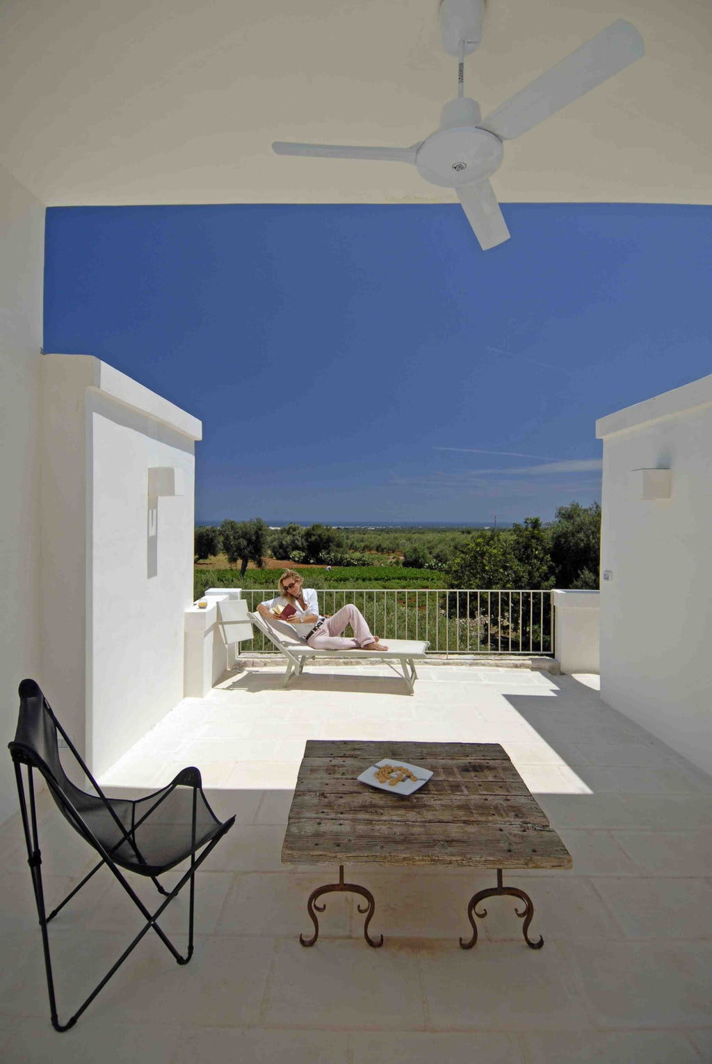 Bari, Puglia - Historical Residence with Private Sun-Drenched Courtyards
