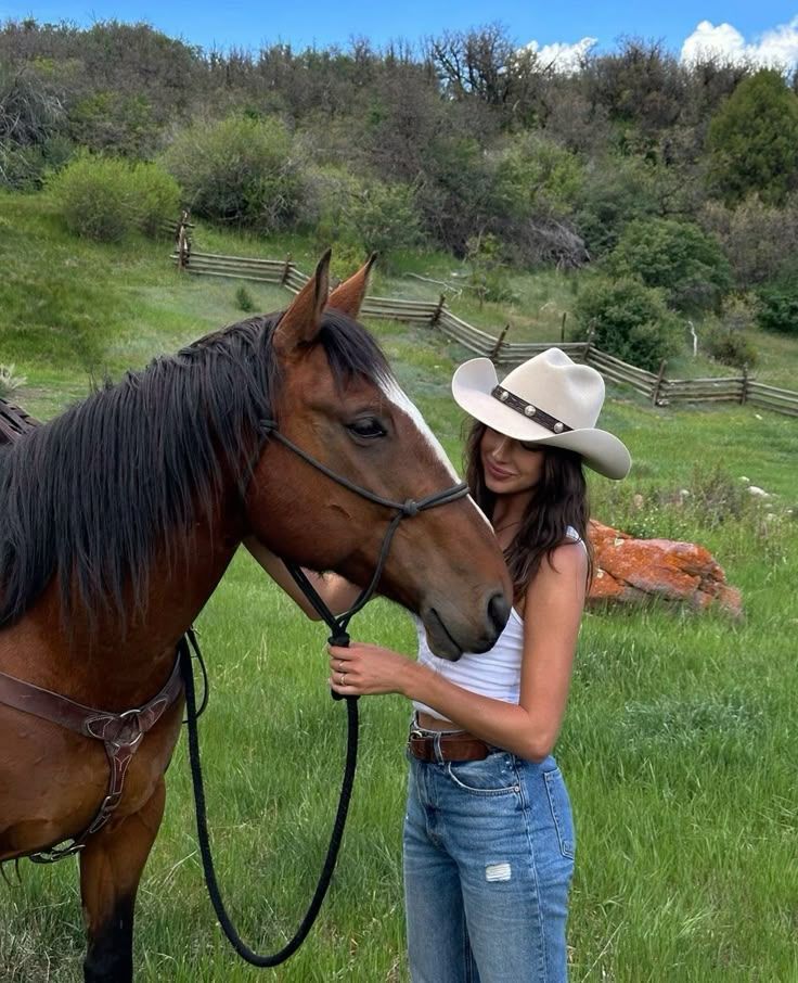 Half-Day Horseback Riding Adventure with Scenic Picnic