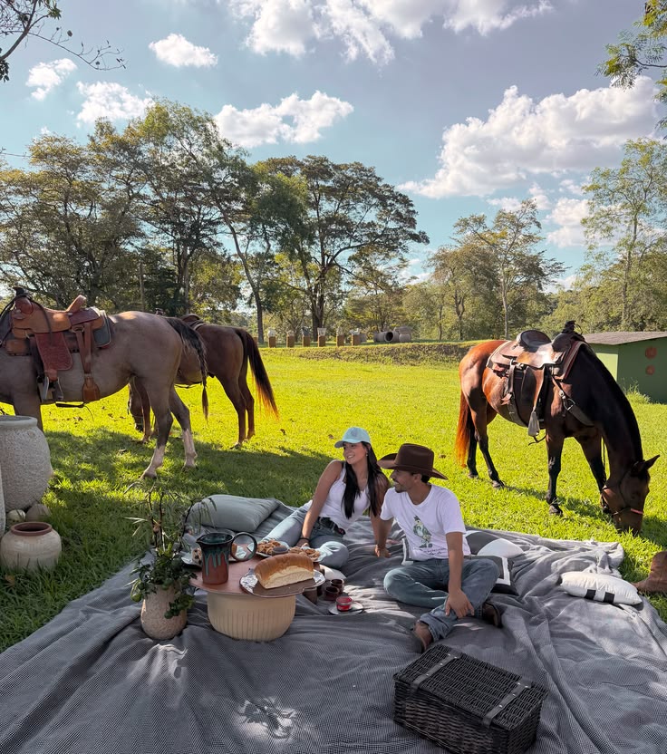 Algarve: Scenic Coastal Horse Riding Experience with Picnic & Beach Adventure
