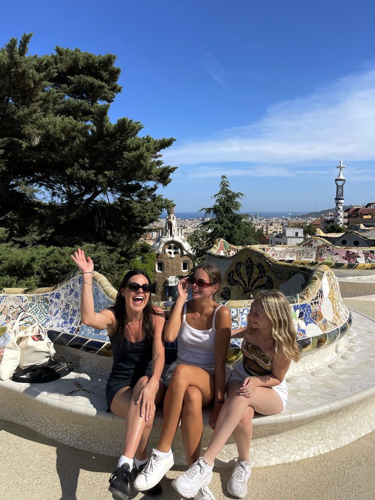 Barcelona Skip-the-Line Sagrada Família & Park Güell Tour