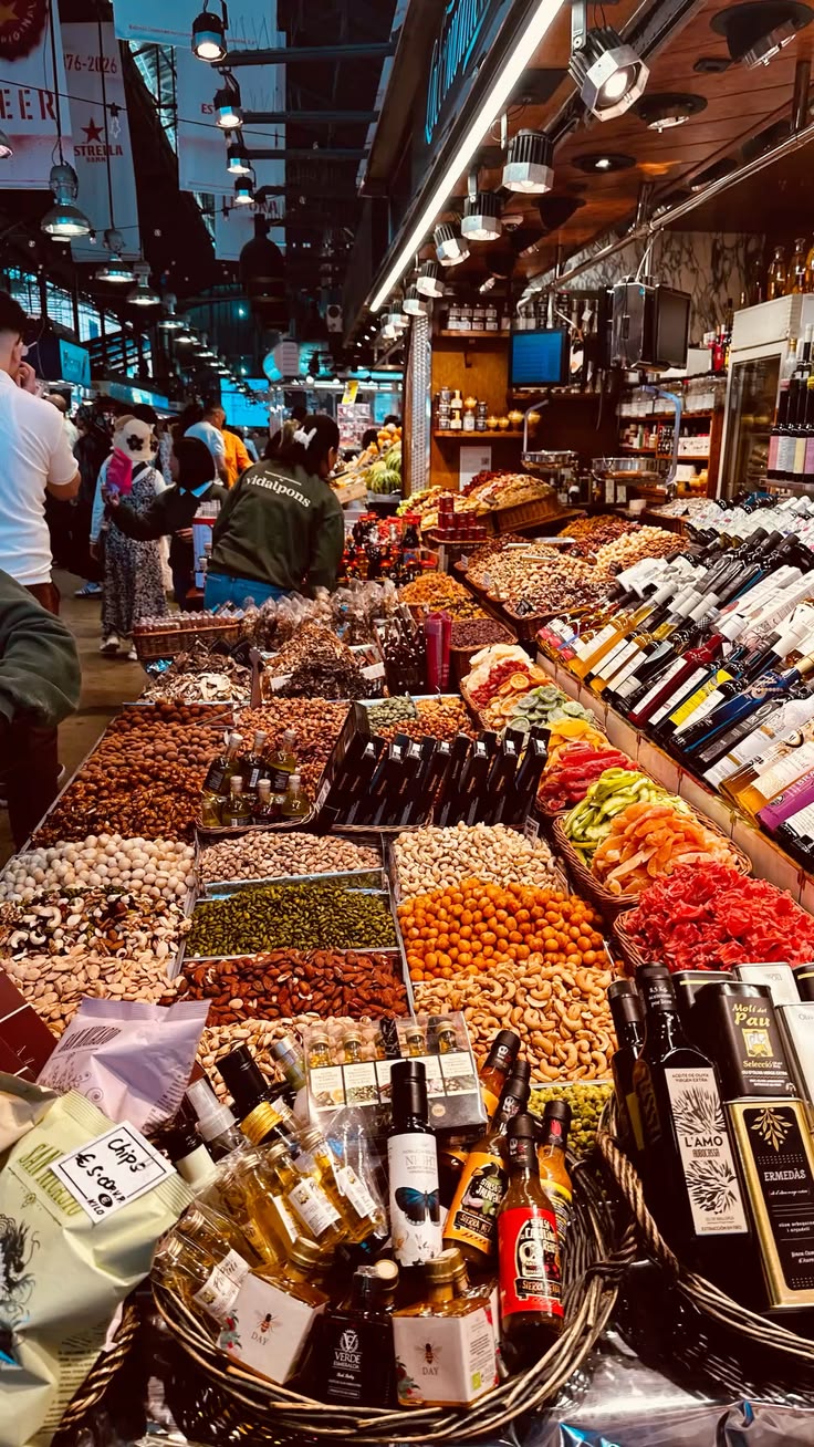 Barcelona Food & Wine Tour with La Boquería Market & Tapas