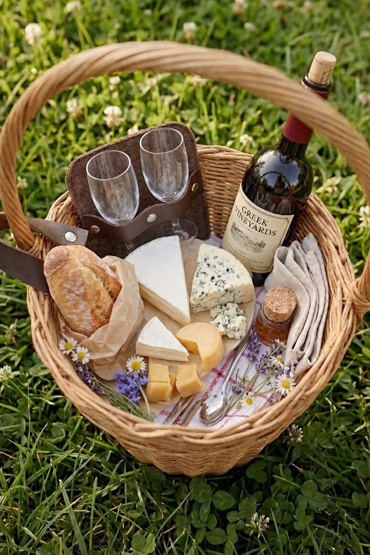 Bordeaux Vineyard Escape: Horseback Riding, Wine Tasting & Picnic
