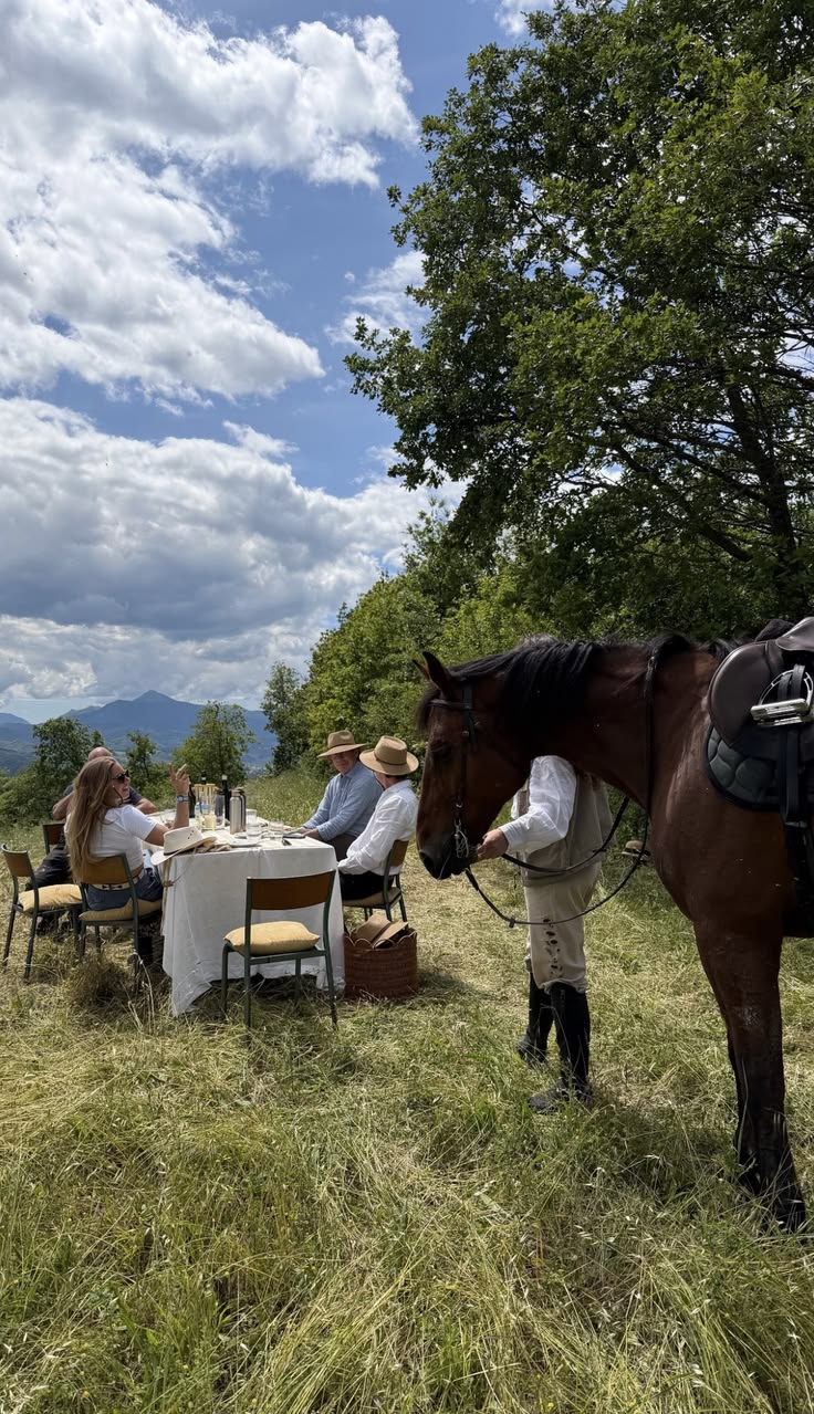 Half-Day Horseback Riding Adventure with Scenic Picnic