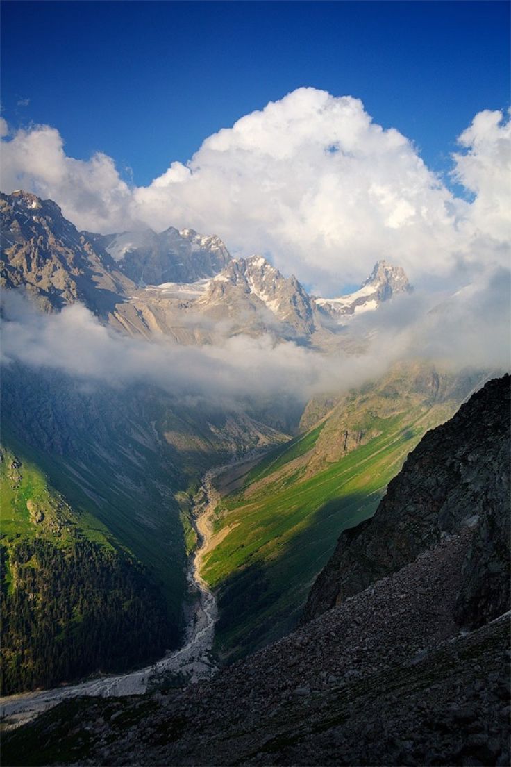 Kazbegi – A Mountain Retreat with Panoramic Views & Fireplace Evenings