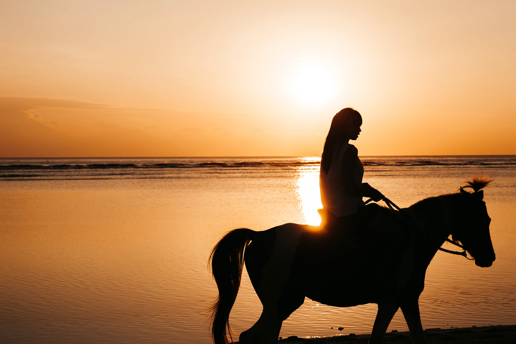 A slow horse riding experience in Santorini