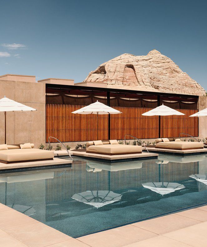 Utah – A Brutalist Desert Fortress with Raw Canyon Views & Monolithic Luxury