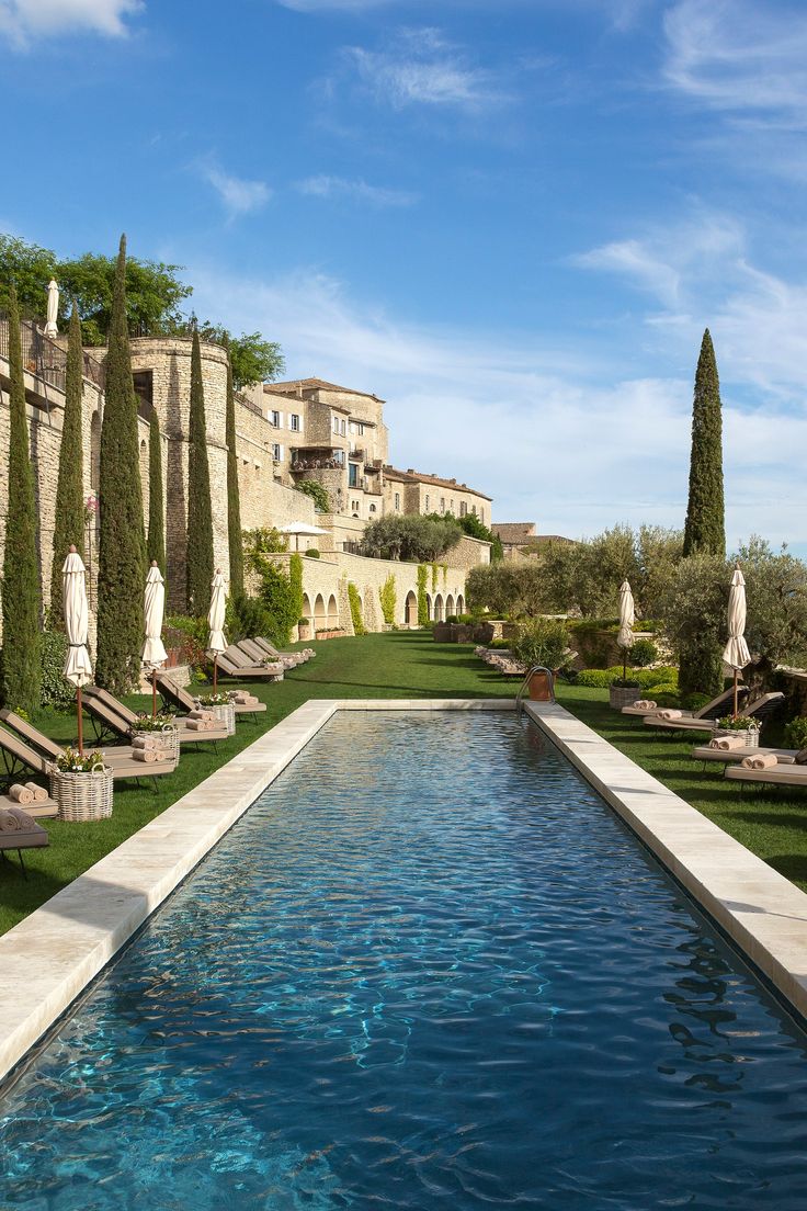 Provence – A Slow Lavender Valley Retreat with Historic Spa & Stone Terraces