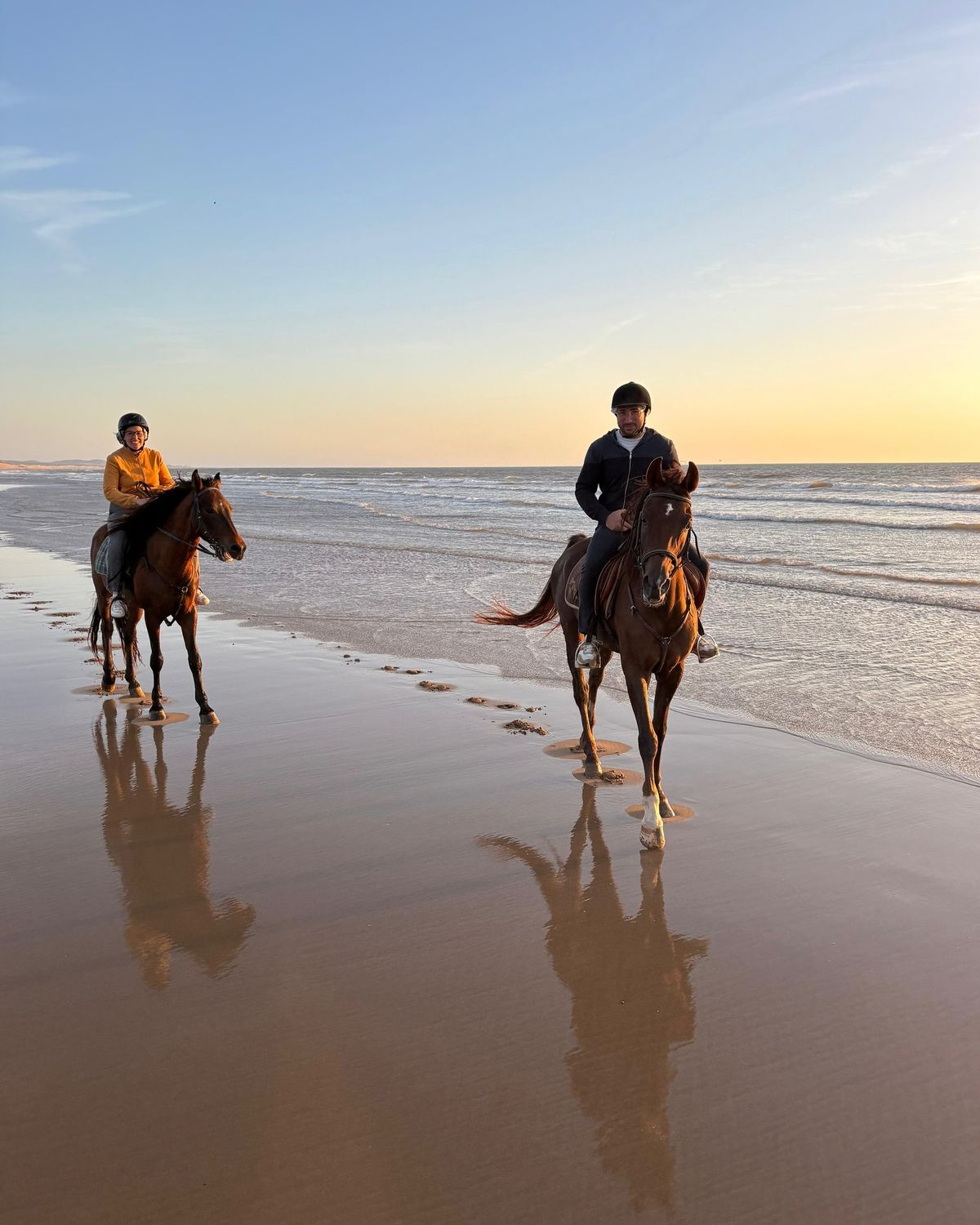 Oahu: Sunset Horseback Ride with Campfire Dinner & Scenic Lookout