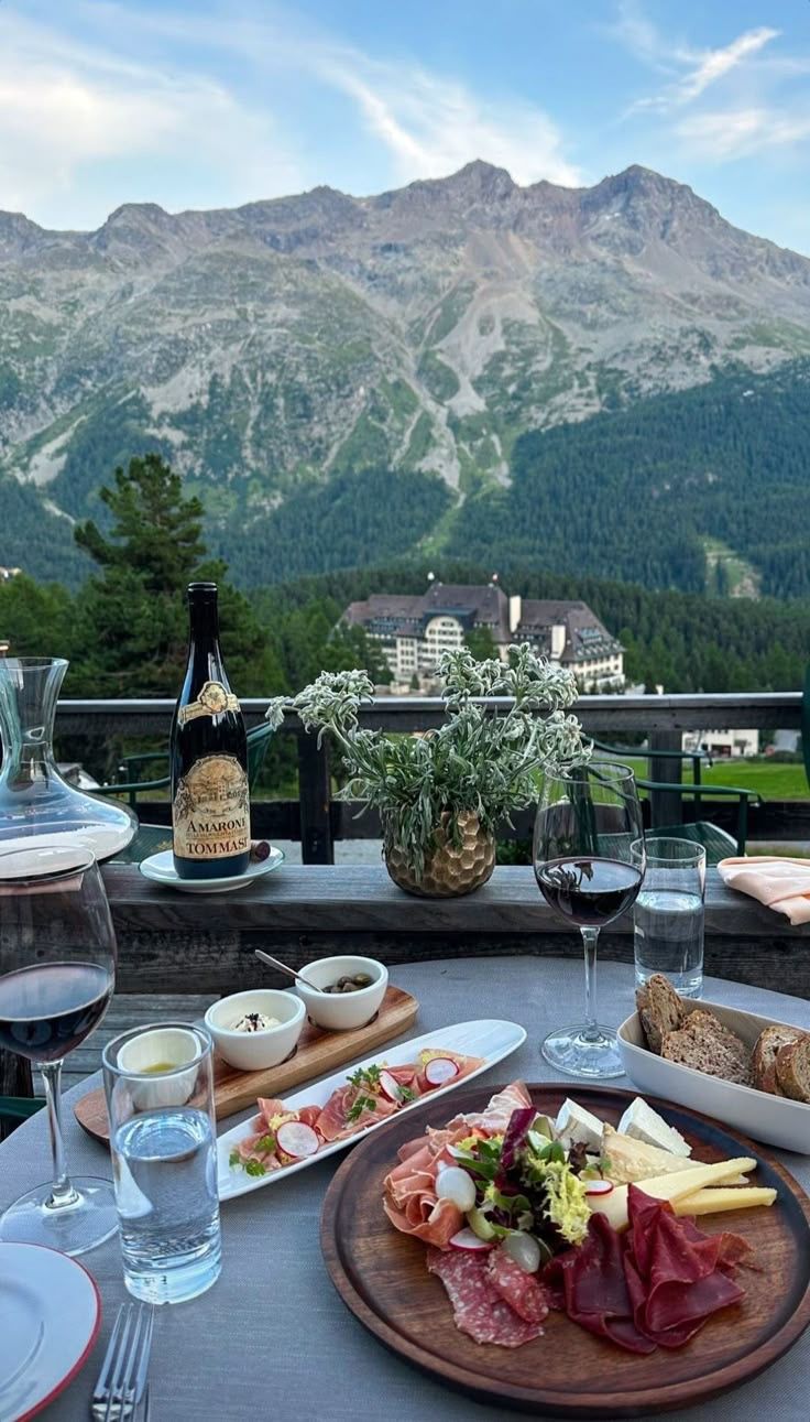 Mountain Luxury Suite Stay with Gourmet Culinary Escape