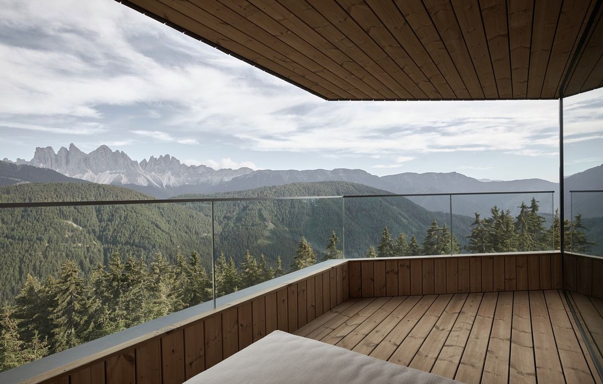 South Tyrol – A Minimalist Alpine Retreat with Meditative Nature Immersion