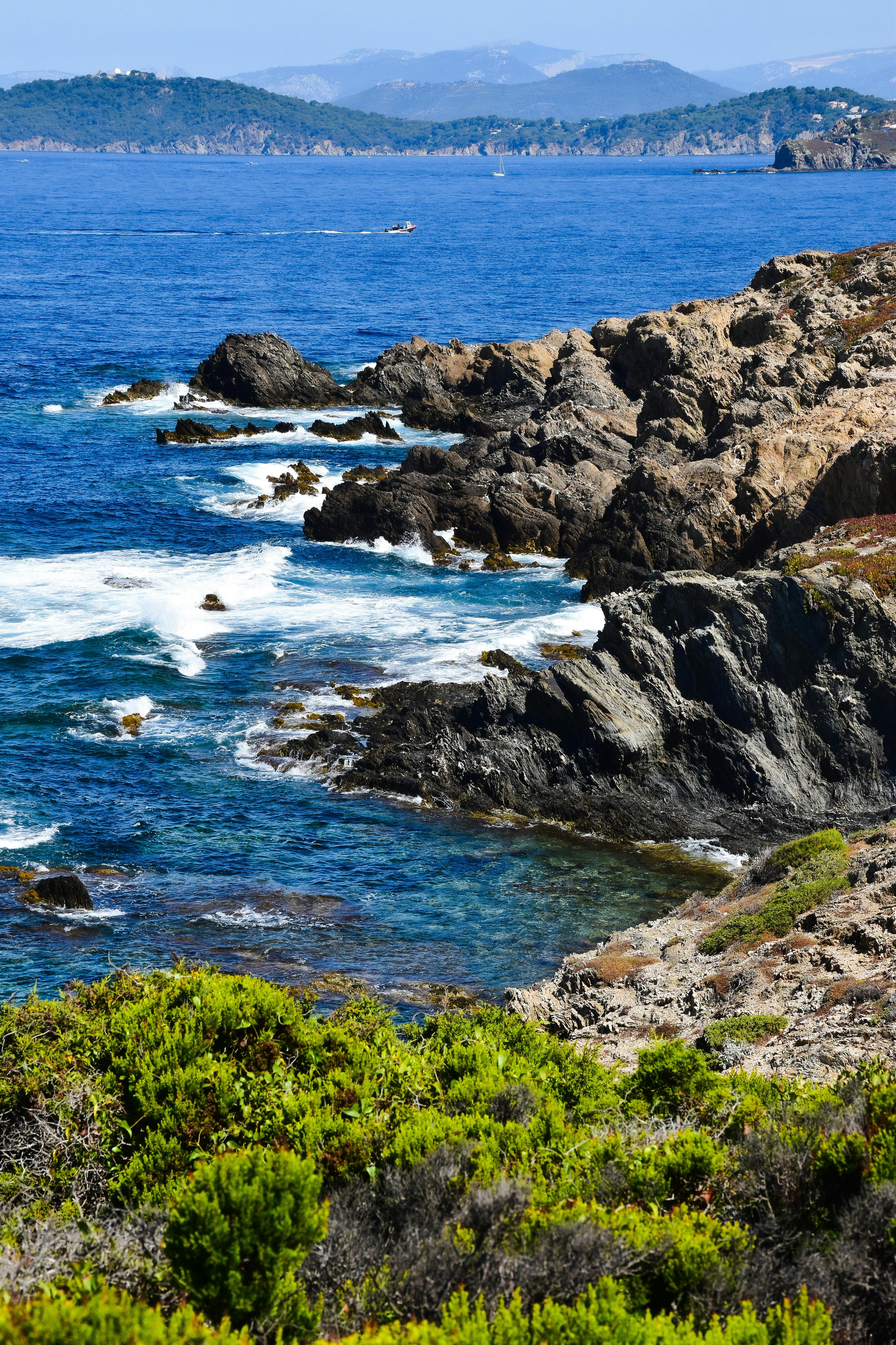 Summer Getaway – Vibrant Multi-Activity Escape & Scenic Nature Trails for All Generations