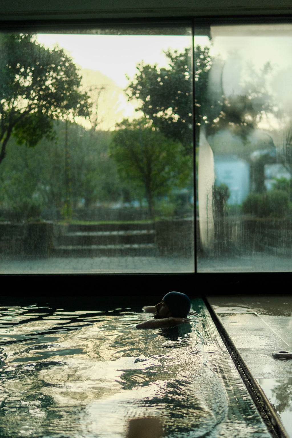 Between Water and Touch