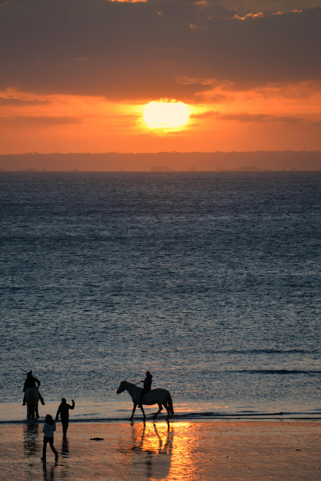 Normandy Coast – Oceanfront Trail Riding & Exhilarating Beach Gallops