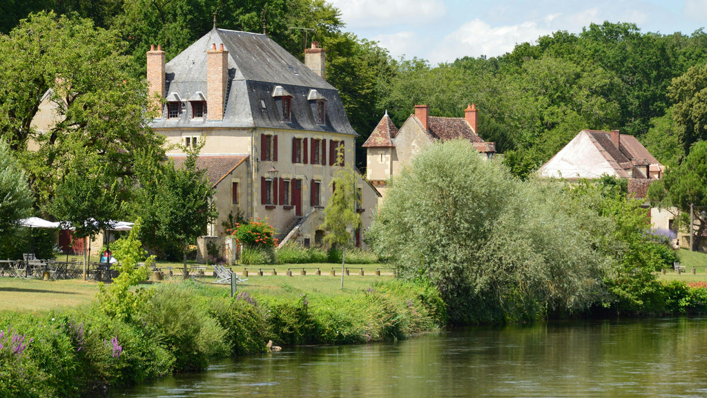 Charente – A Ultra-Luxury Estate of Art & Nature with a 13th-Century Château and Private Lakes