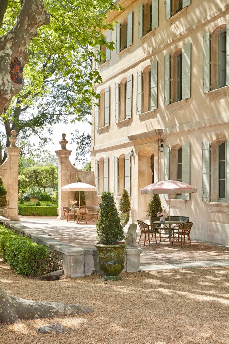 Provence – An Elegant Countryside Sanctuary with Shaded Stone Courtyards