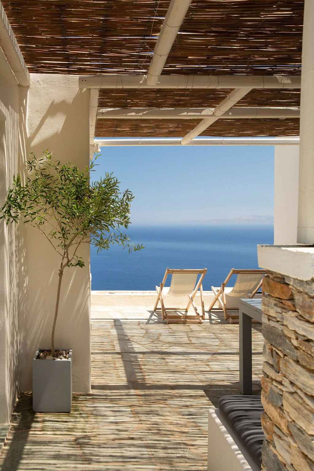 Sifnos, Greece – A Cliffside Cycladic Hideaway with Local Pottery & Slow-Paced Design